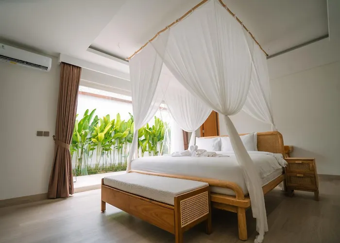 Nyuh Lengkong Beachfront With Kitchen Near Tanah Lot Villa *