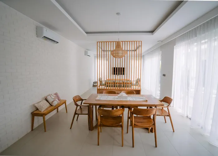 Nyuh Lengkong Beachfront With Kitchen Near Tanah Lot Selemadeg