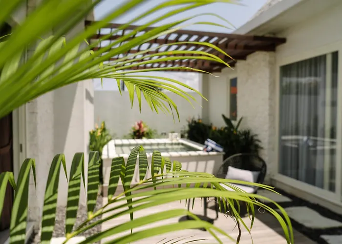 Nyuh Lengkong Beachfront With Kitchen Near Tanah Lot Villa Selemadeg