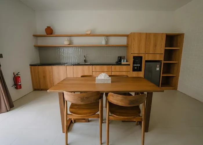 Nyuh Lengkong Beachfront With Kitchen Near Tanah Lot Villa Selemadeg