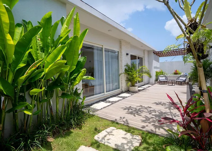 Nyuh Lengkong Beachfront With Kitchen Near Tanah Lot