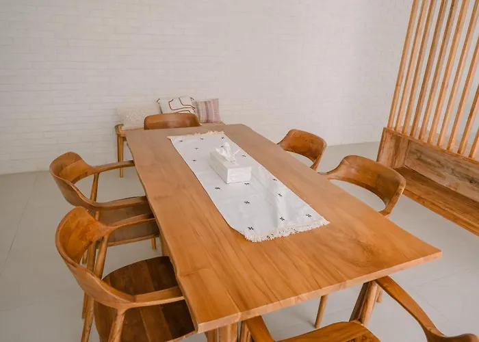 Nyuh Lengkong Beachfront With Kitchen Near Tanah Lot Selemadeg