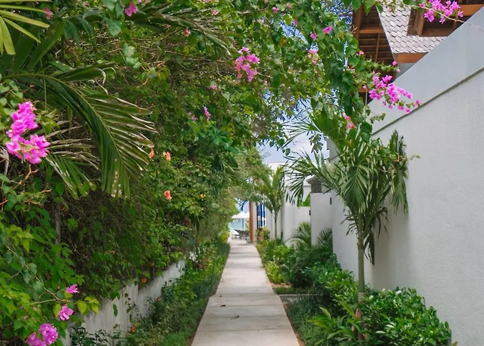 Nyuh Lengkong Beachfront With Kitchen Near Tanah Lot Selemadeg