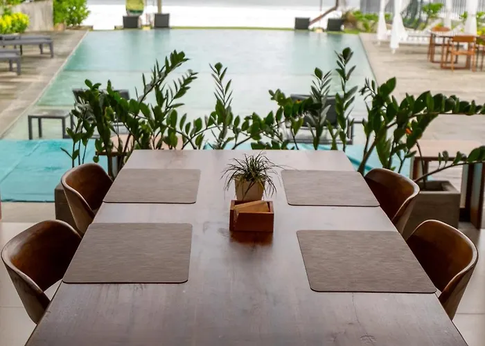 Nyuh Lengkong Beachfront With Kitchen Near Tanah Lot Villa *