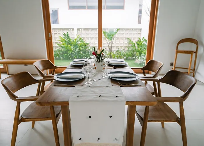 Nyuh Lengkong Beachfront With Kitchen Near Tanah Lot Villa